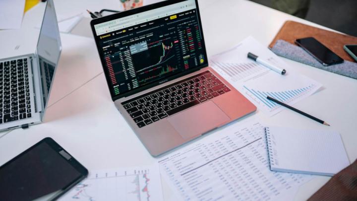 Laptop Finance Figures